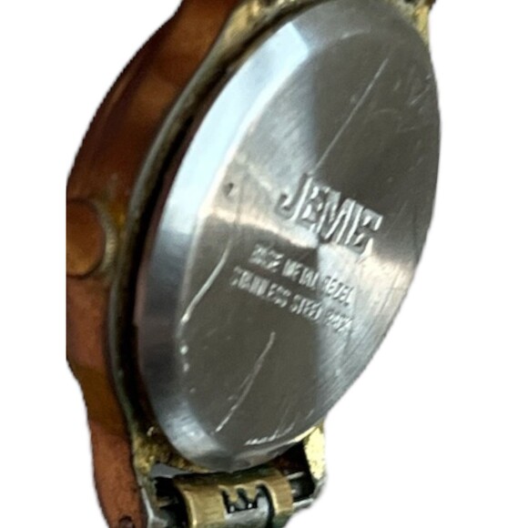 Vintage Jemis Ladies Watch Quartz Gold Tone Round Face Needs Battery - Picture 4 of 6